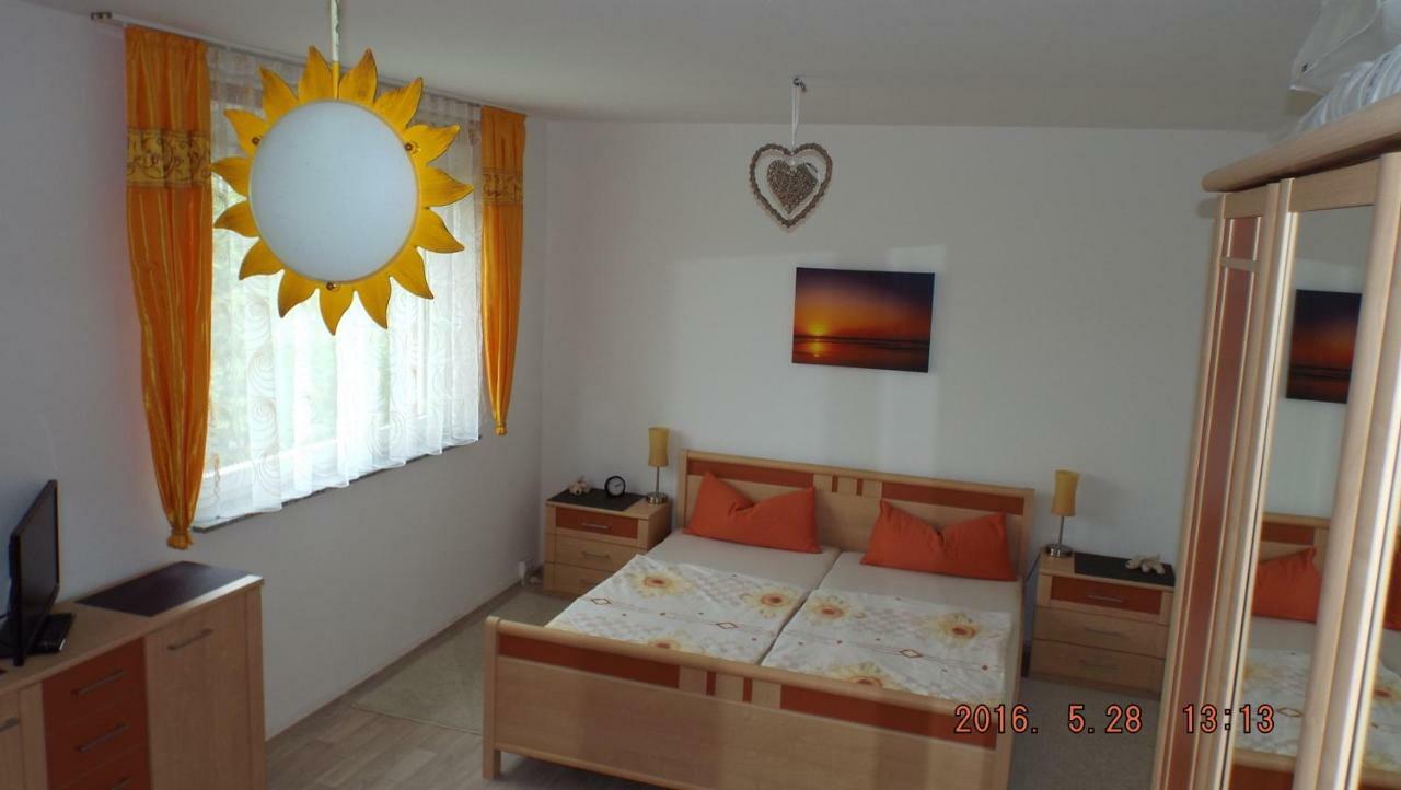 2-Zimmer-Ferienwohnung "Garten Der Welt" Berlin Exterior photo